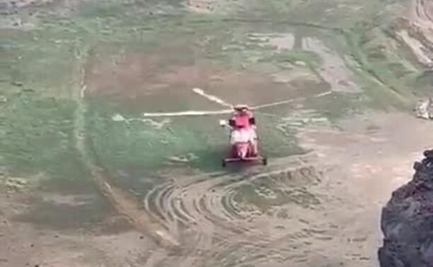 Cae desde 10 metros de altura mientras paseaba a su perro en La Laguna